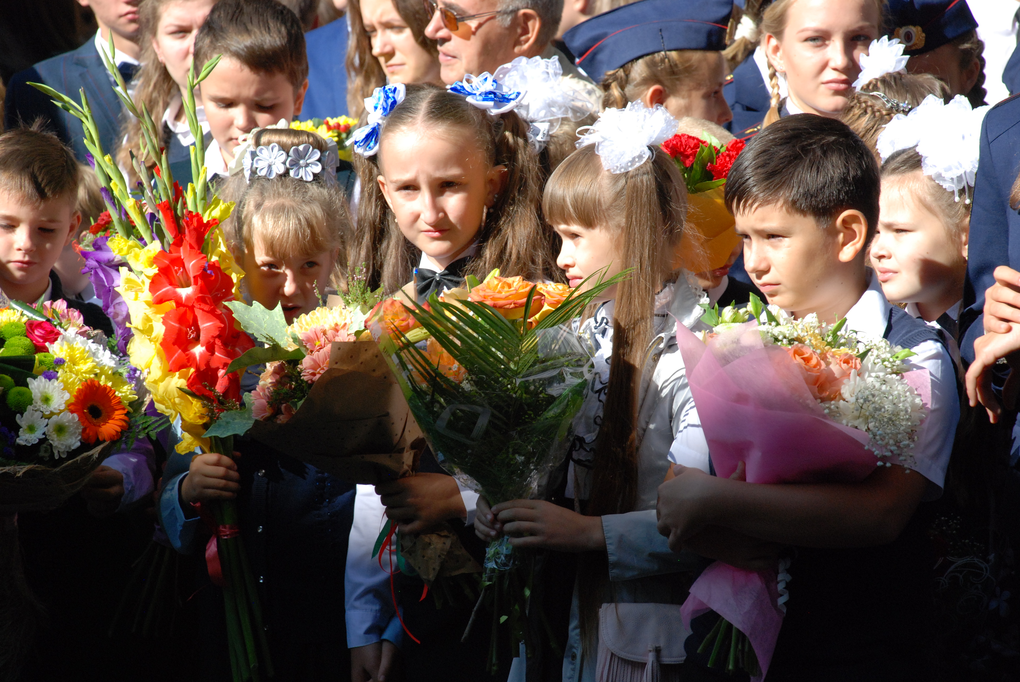 Более 122 тысяч детей отправились в школы Нижнего Новгорода 1 сентября - фото 1