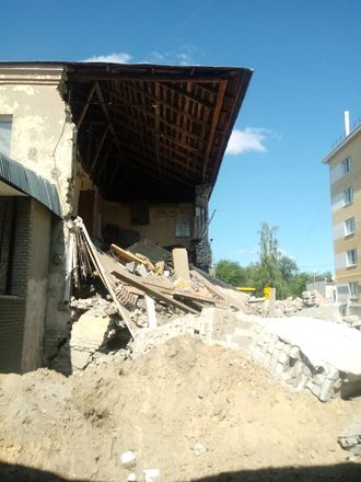 Спасали спасателей: в Дзержинске рухнуло здание МЧС (ФОТО) - фото 5