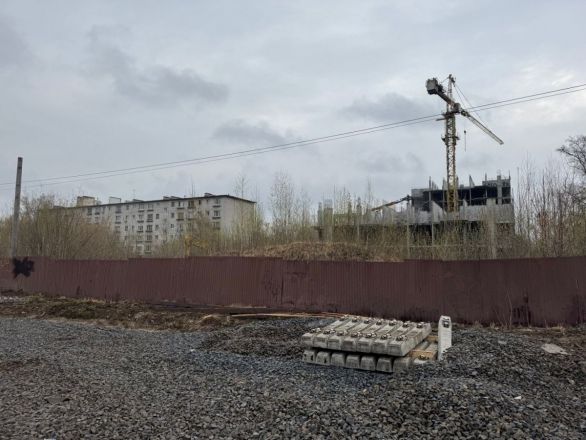 Десятилетний долгострой на улице Гончарова сносят в Нижнем Новгороде - фото 4