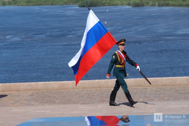 Без парада и салюта: как прошел День Победы в Нижнем Новгороде — фоторепортаж - фото 87