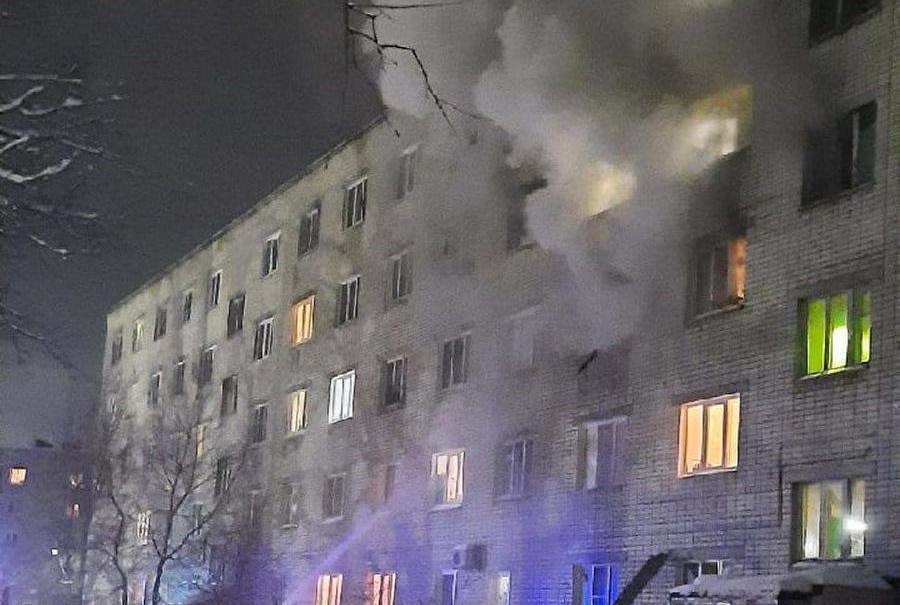 Один человек пострадал в вечернем пожаре в Дзержинске - фото 1