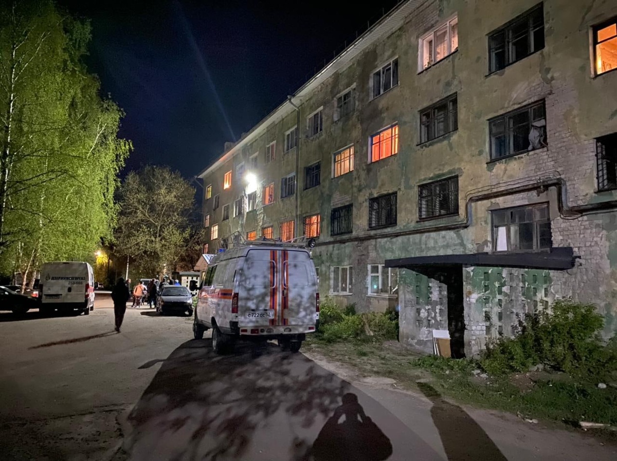 Трещина появилась на стене дома на улице Ситнова в Дзержинске - фото 1