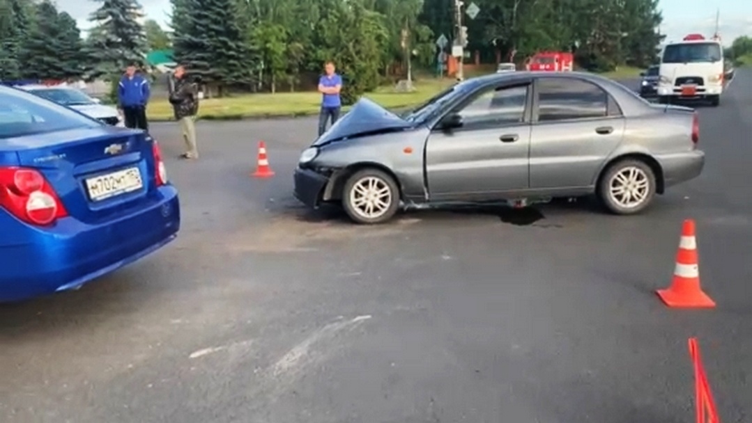 Два человека пострадали в столкновении двух Chevrolet в Балахнинском районе