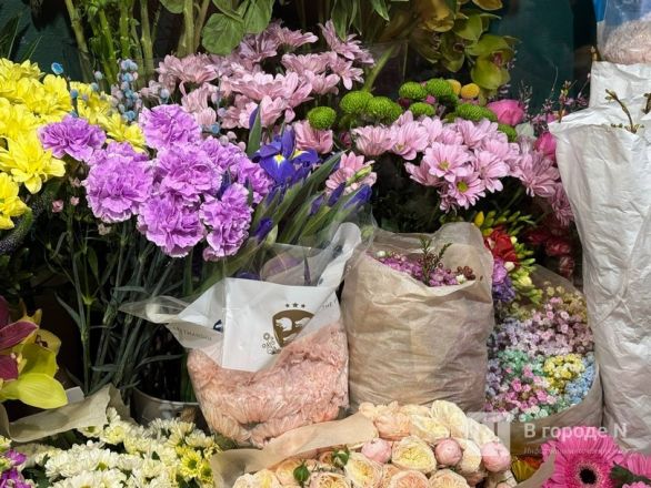 Мужчины, готовьтесь. Рассказываем, сколько стоят цветы к 8 марта в Нижнем Новгороде - фото 44