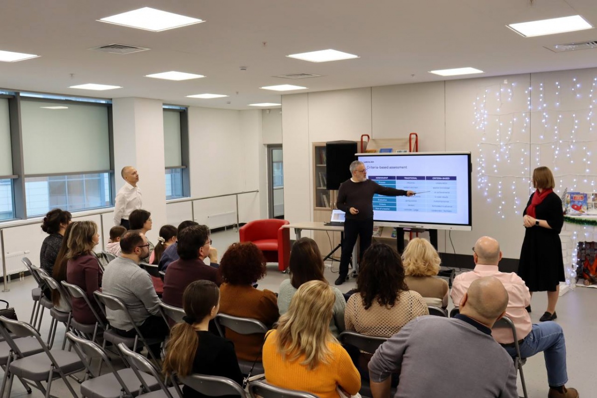 Иностранцы с детьми заинтересовались &laquo;Школой 800&raquo; в Нижнем Новгороде - фото 1