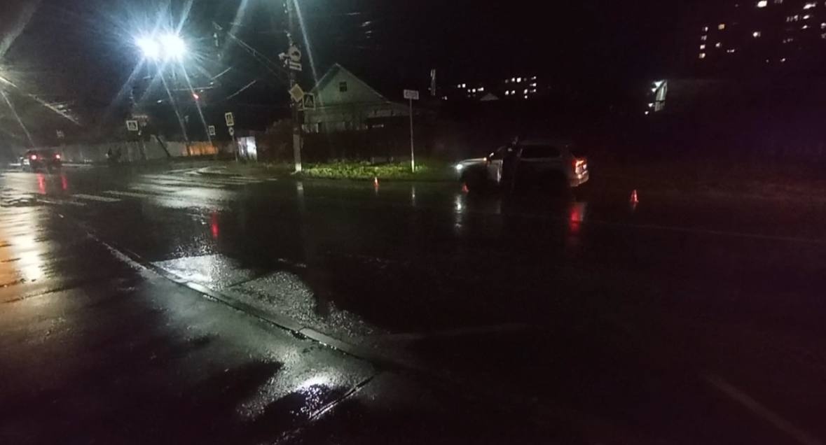 Иномарка сбила ребенка на самокате на пешеходном переходе в Нижнем Новгороде - фото 1
