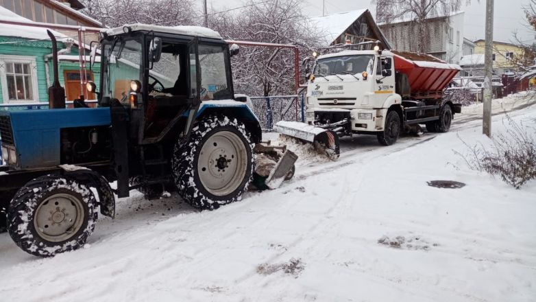 Нижний Новгород продолжает бороться с последствиями снегопада - фото 2