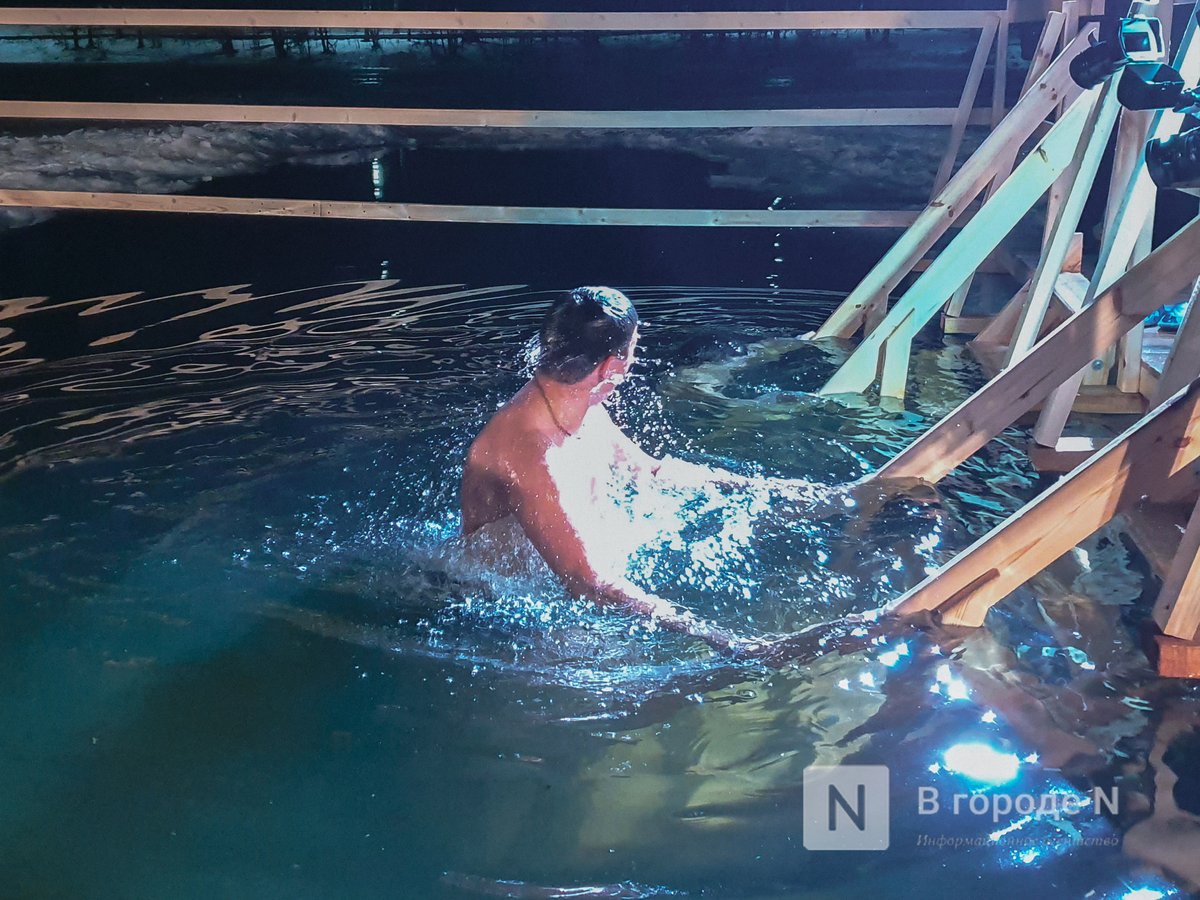 Крещенские купания прошли в Нижнем Новгороде - фото 4