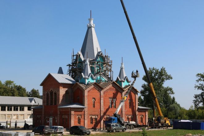 Первый купол установили на нижегородском храме в честь иконы-покровительницы пожарных - фото 13