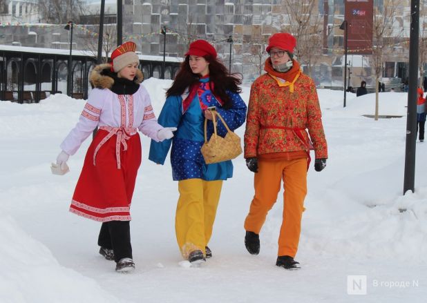 С блинами и в сугробах: как прошла Масленица в Нижнем Новгороде — фоторепортаж - фото 73