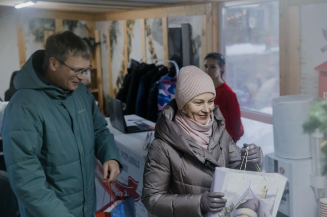 Домик добрых дел и снежный шар установили в Нижнем Новгороде - фото 4