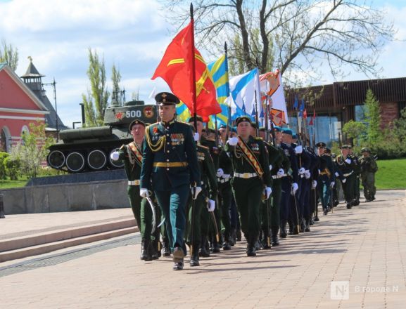 Без парада и салюта: как прошел День Победы в Нижнем Новгороде — фоторепортаж - фото 30