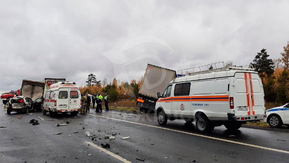 Авария из пяти автомобилей затруднила движение у поворота на Дзержинск