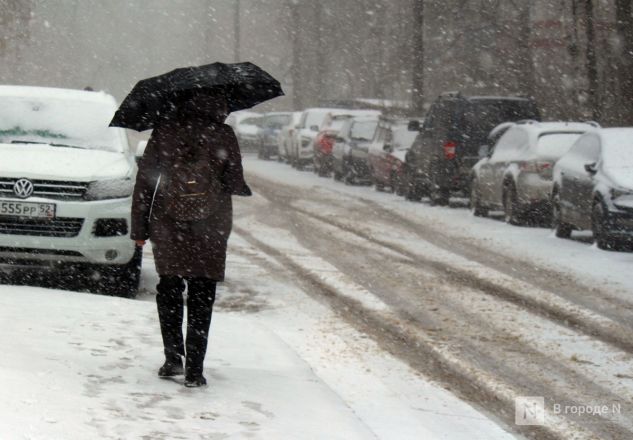 Апрельский апокалипсис в Нижнем Новгороде: фоторепортаж с улиц, заваленных снегом - фото 20