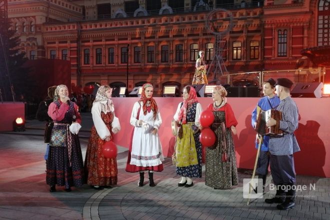 Иммерсивное шоу в постановке Ильи Авербуха состоялось в день 200-летия Нижегородской ярмарки - фото 19
