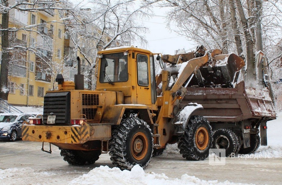Полторы тысячи самосвалов снега вывезли с нижегородских улиц в выходные