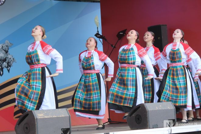 Без парада и салюта: как прошел День Победы в Нижнем Новгороде — фоторепортаж - фото 170