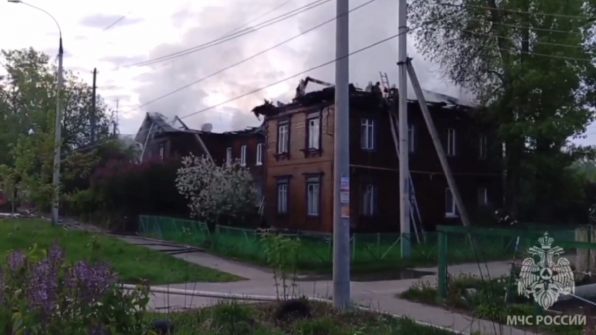 11 человек эвакуировали из горящего дома в Нижнем Новгороде - фото 1