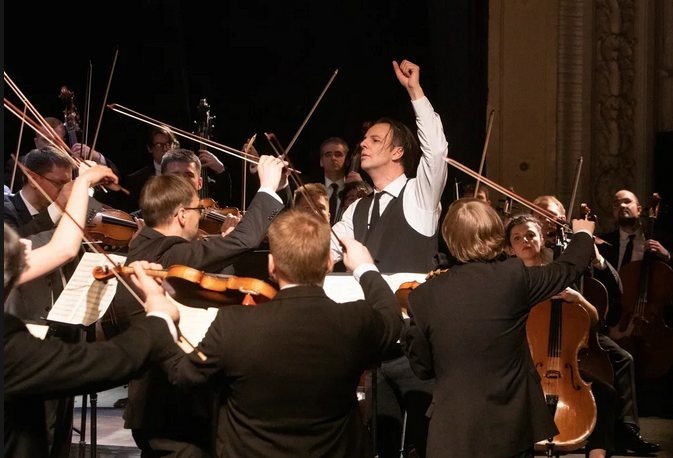 Дирижер Теодор Курентзис и оркестр musicAeterna выступили в Нижнем Новгороде - фото 1