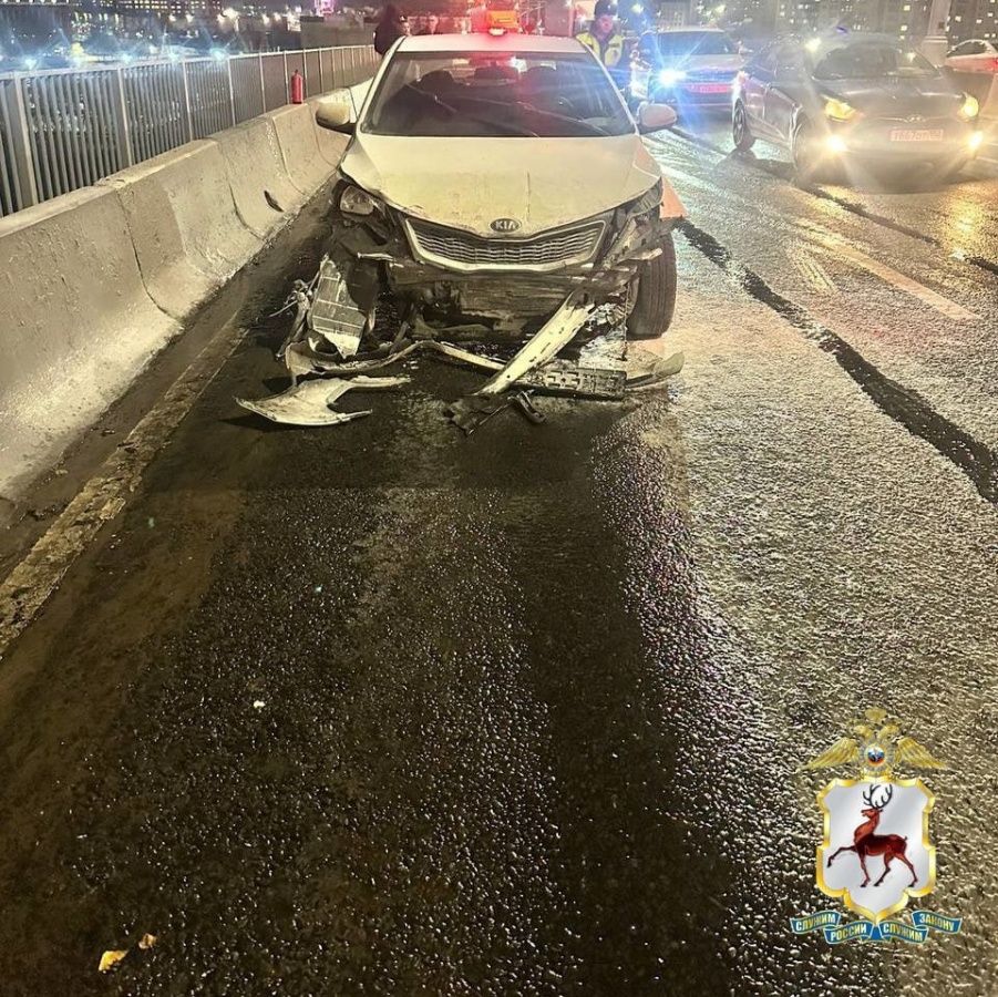 Появились подробности и фото ДТП с сгоревшим авто на Молитовском мосту