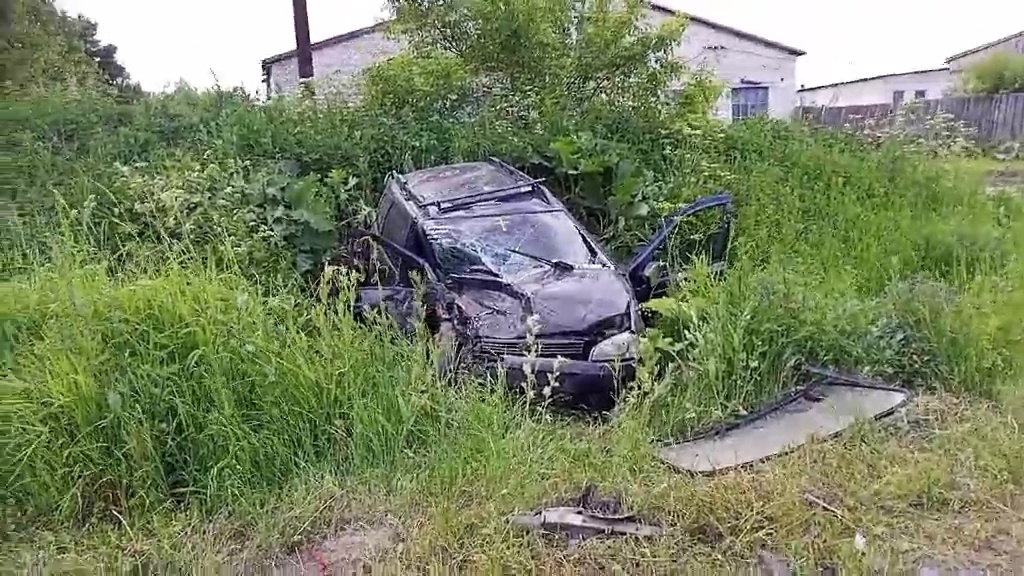 Два водителя и пассажир получили травмы в столкновении легковушек в Ковернинском районе - фото 1