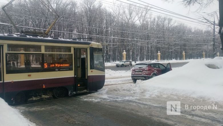 Трамваи встали из-за ДТП на проспекте Гагарина в Нижнем Новгороде - фото 2