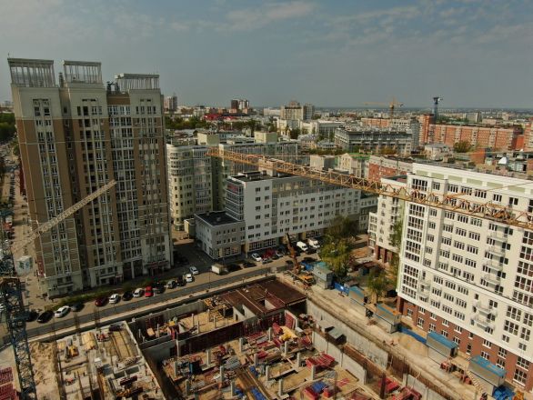 Строительство нового жилого комплекса в центре Нижнего Новгорода сняли с высоты птичьего полета - фото 9