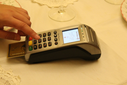 QR-коды вместо банковских карт: новую систему оплаты введут в российских магазинах