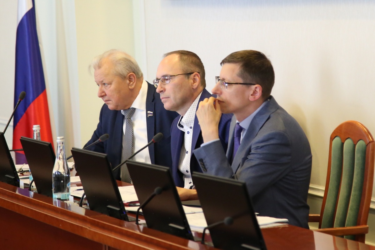 Евгений Люлин сообщил, что работа над проектом областного бюджета на предстоящую трехлетку выходит на финишную прямую - фото 1