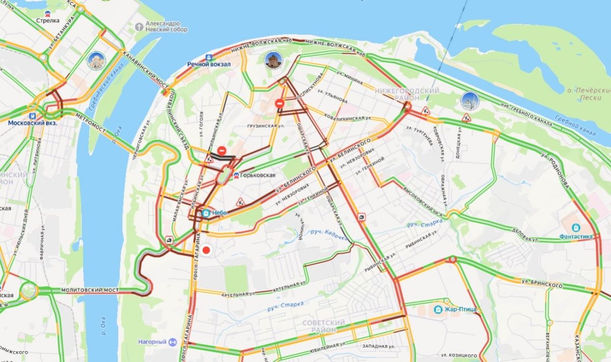 Восьмибалльные пробки сковали Нижний Новгород вечером 17 октября