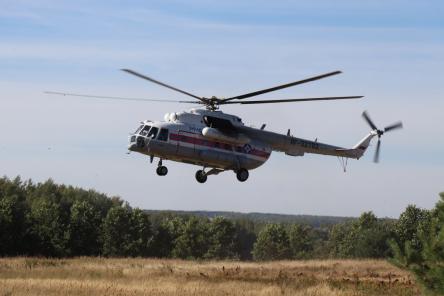 Два вертолета принимают участие в тушении лесного пожара в Воротынском районе
