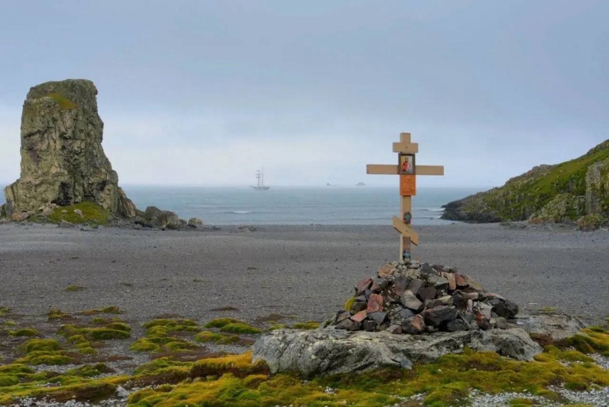 Конюхов поднял флаг Нижегородской области в Антарктиде - фото 1