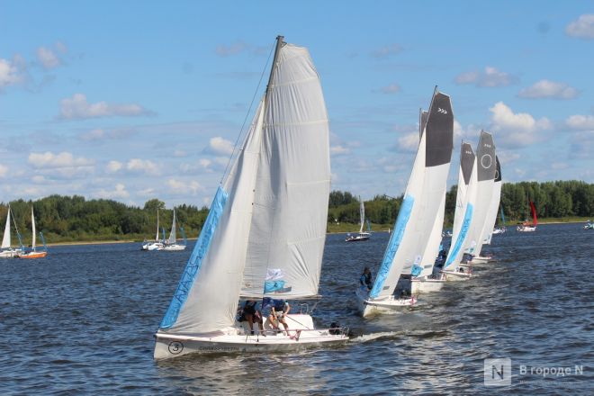 75 яхт и более 500 сапов вышли на Волгу в Нижнем Новгороде в День города - фото 31