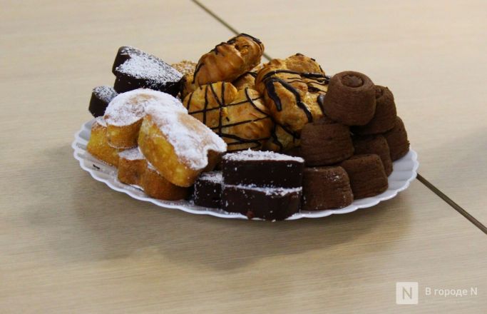 Танк-мангал и деревянные иконы: фоторепортаж с новой выставки от заключенных в Нижнем Новгороде - фото 95