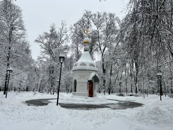 Утонули в сугробах: фоторепортаж с улиц Нижнего Новгорода после снежного апокалипсиса - фото 21