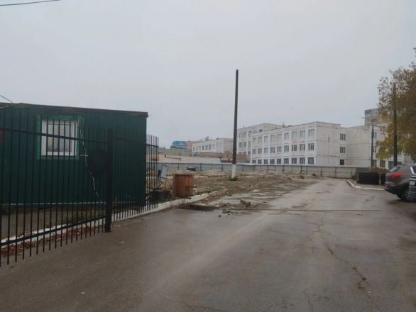 Опубликованы фото со стройки нового корпуса школы в Верхних Печерах - фото 1