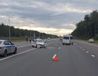 Двое детей и женщина пострадали в ДТП с тремя машинами в Володарском округе - фото 1