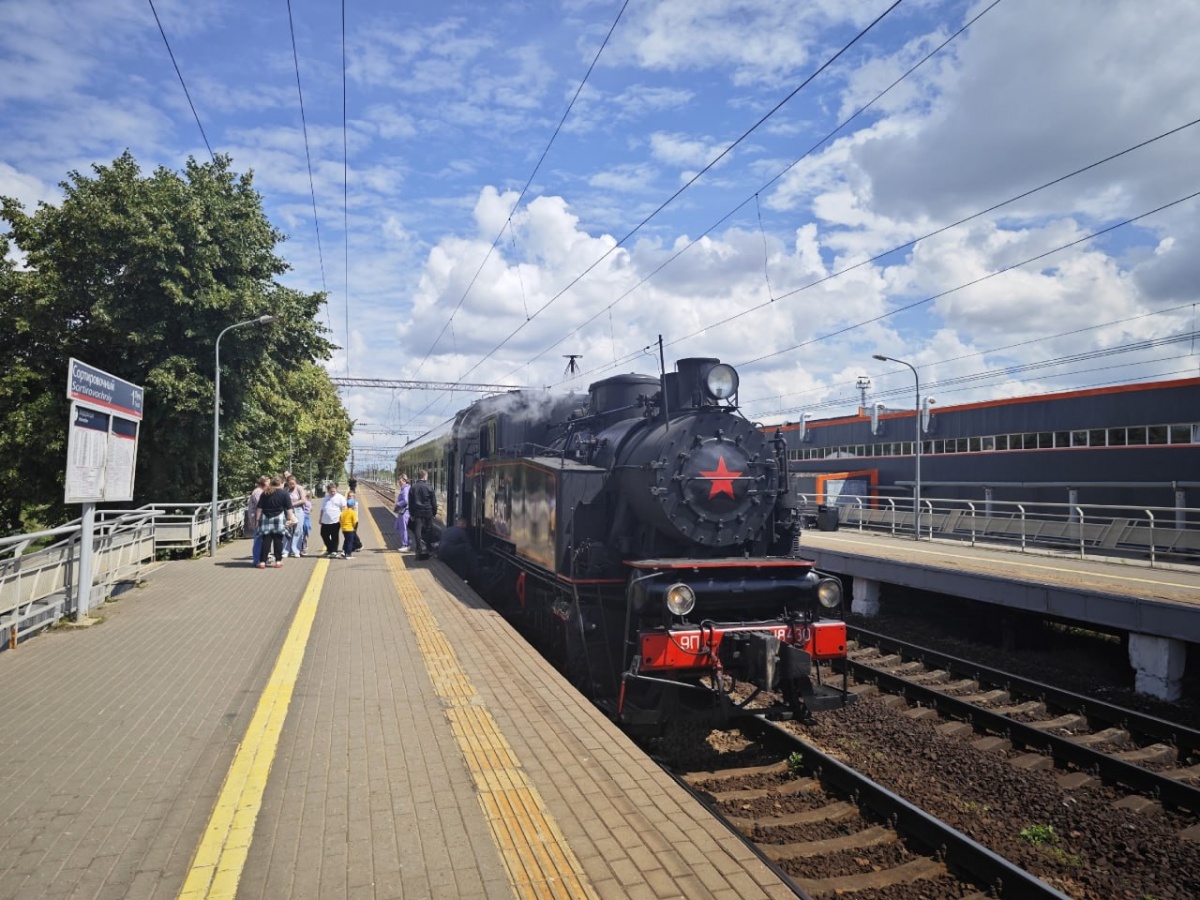 Отреставрированный паровоз &laquo;Малютка&raquo; совершил первый рейс в Нижнем Новгороде - фото 1