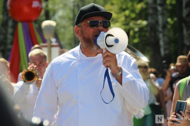 Попкорн и шаурма вышли на костюмированный парад фестиваля Ивлева в Нижнем Новгороде - фото 55