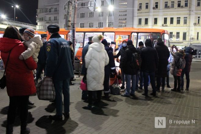 Около 1 000 беженцев из Донбасса прибыли в Нижний Новгород - фото 28