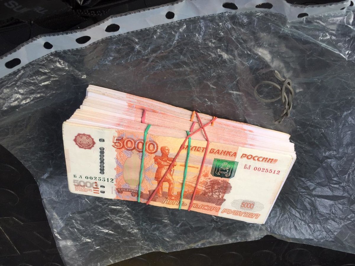 Нижегородец украл у подавленного неприятностями соседа 100 тысяч рублей - фото 1