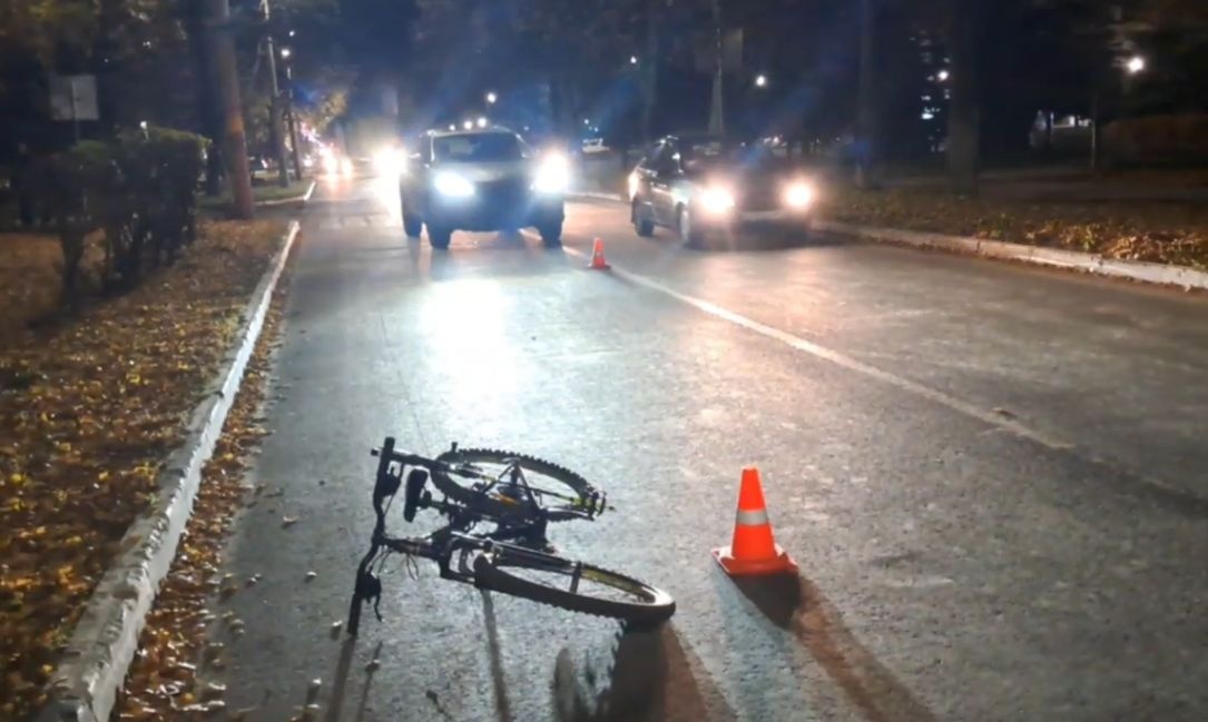 Lexus сбил ребенка на велосипеде в Нижнем Новгороде - фото 1