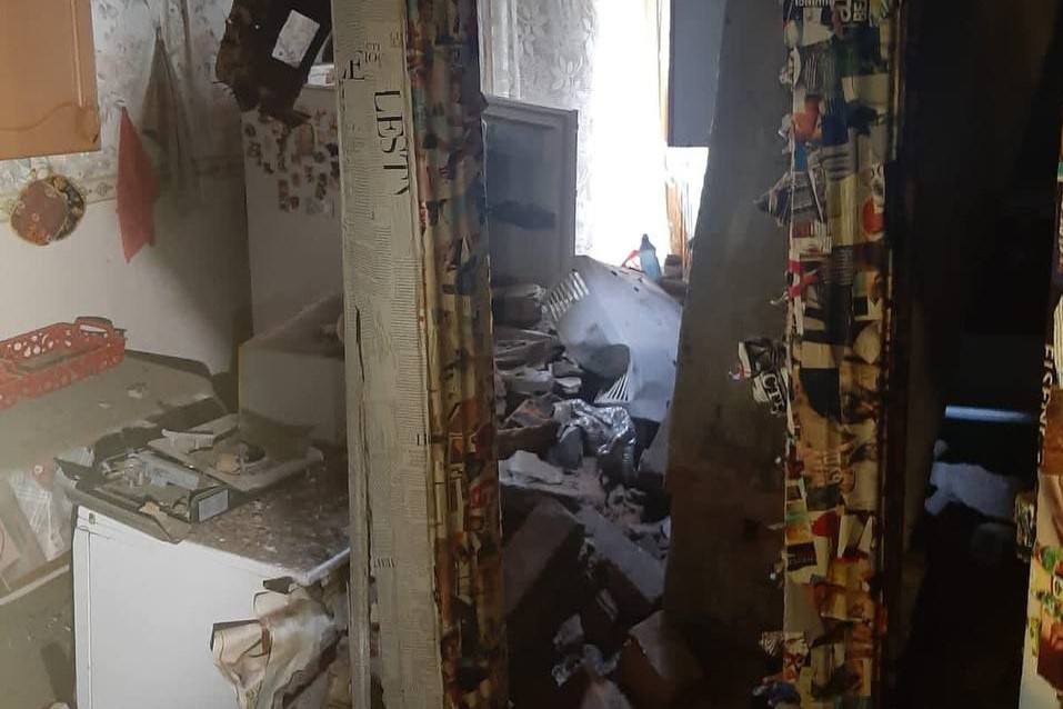 Перекрытия рухнули в аварийном доме в Ленинском районе