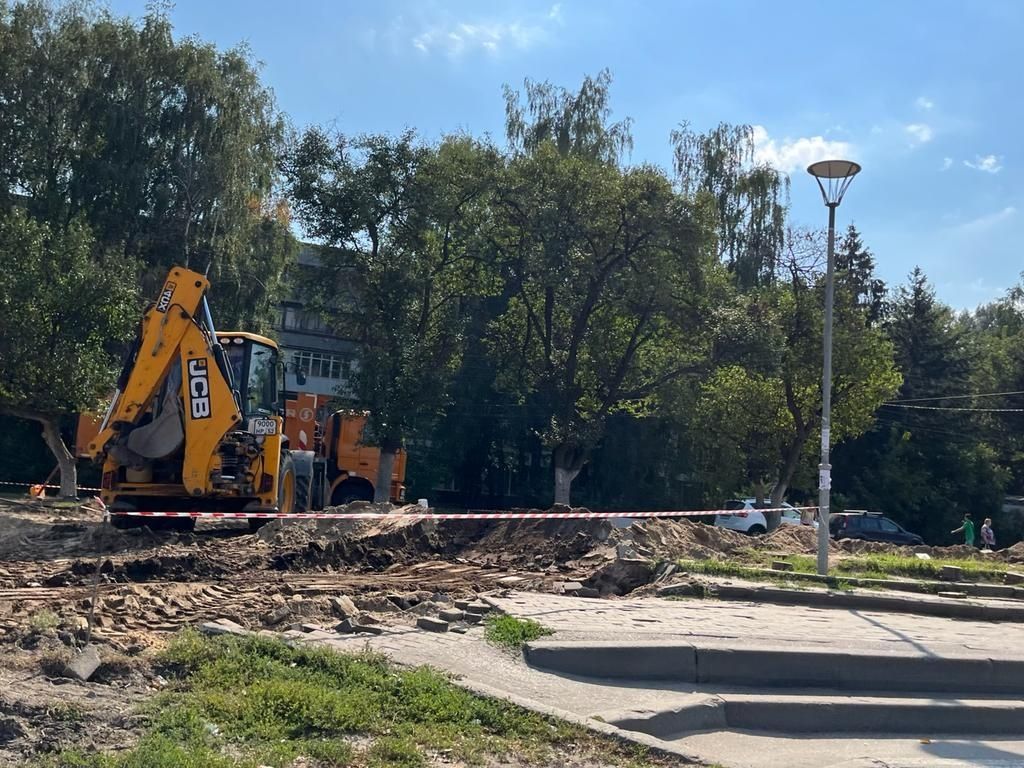 Брусчатку обновляют на бульваре по проспекту Гагарина в Приокском районе