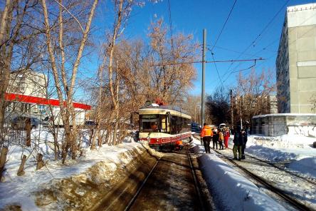 Нижегородский ретро-трамвай сошел с рельсов в Молитовке