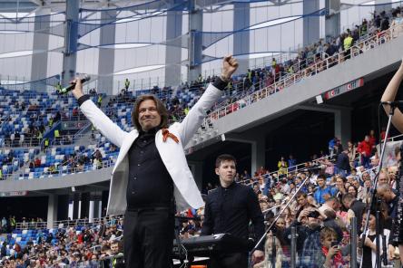 Концерт Маликова и победный гол &laquo;Олимпийца&raquo;