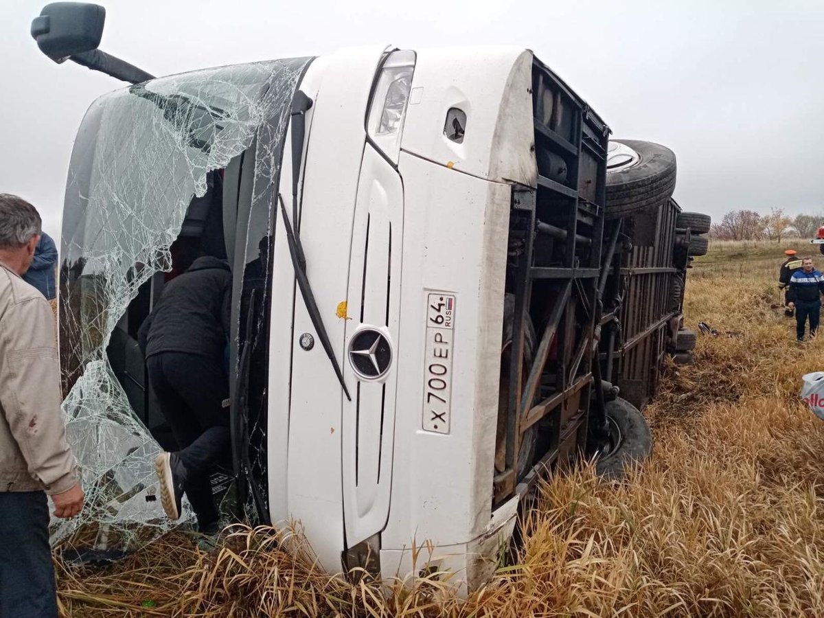 Автобус с туристами вылетел с трассы в Гагинском районе: 20 человек пострадали - фото 2